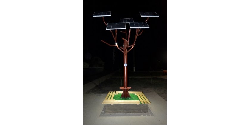 Еще одно наше солнечное дерево ASolarTree порадует жителей Черкасской области с. Белозерье бесплатной энергией солнца 